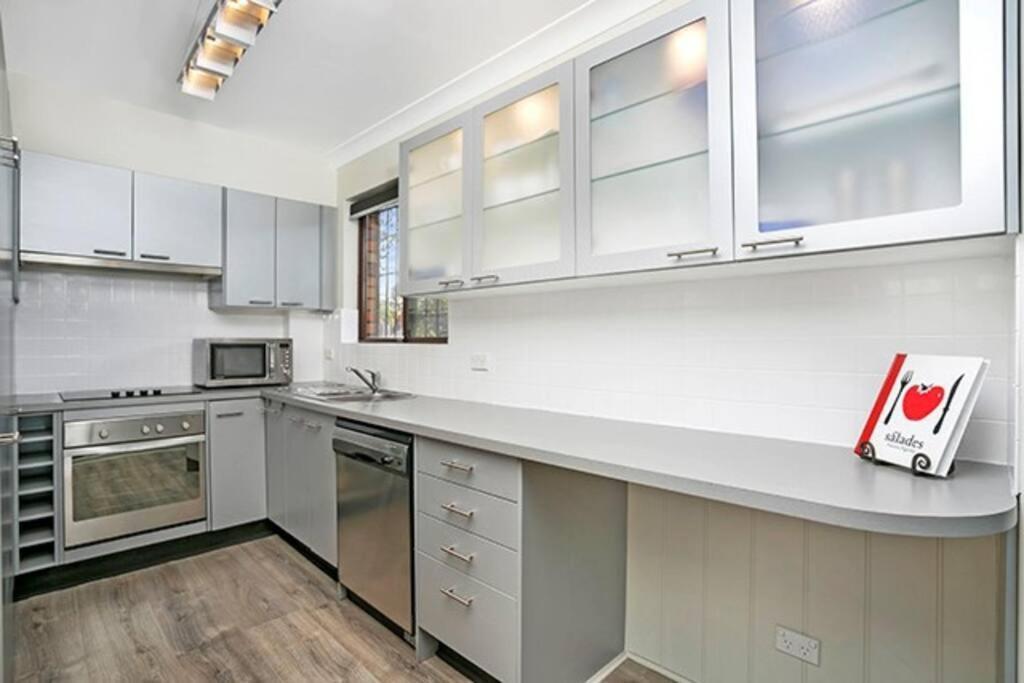 Cn016-modern Crows Nest Apartment, Easy Cbd Access * Sydney